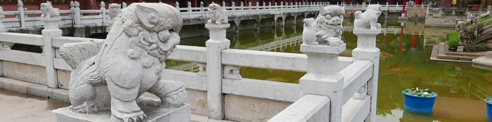 Lions at Yuantong temple