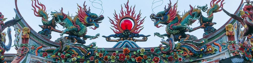 Roof decoration of Hong San Si Temple